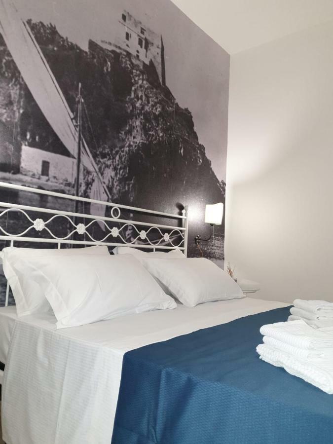 Porta Marina Guest Rooms Scalea Exteriör bild